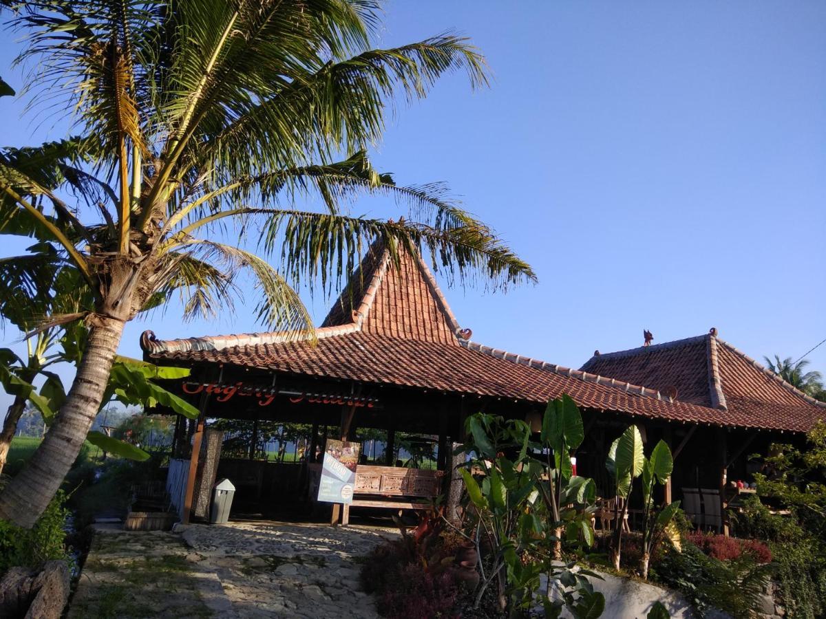 Villa Kampung Ayem Riverside Sleman  Esterno foto