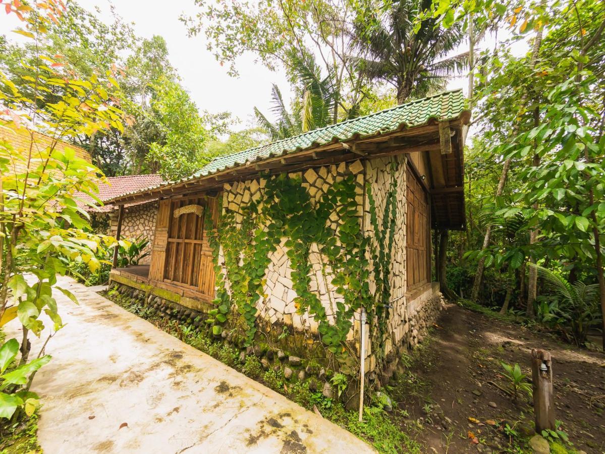 Villa Kampung Ayem Riverside Sleman  Esterno foto